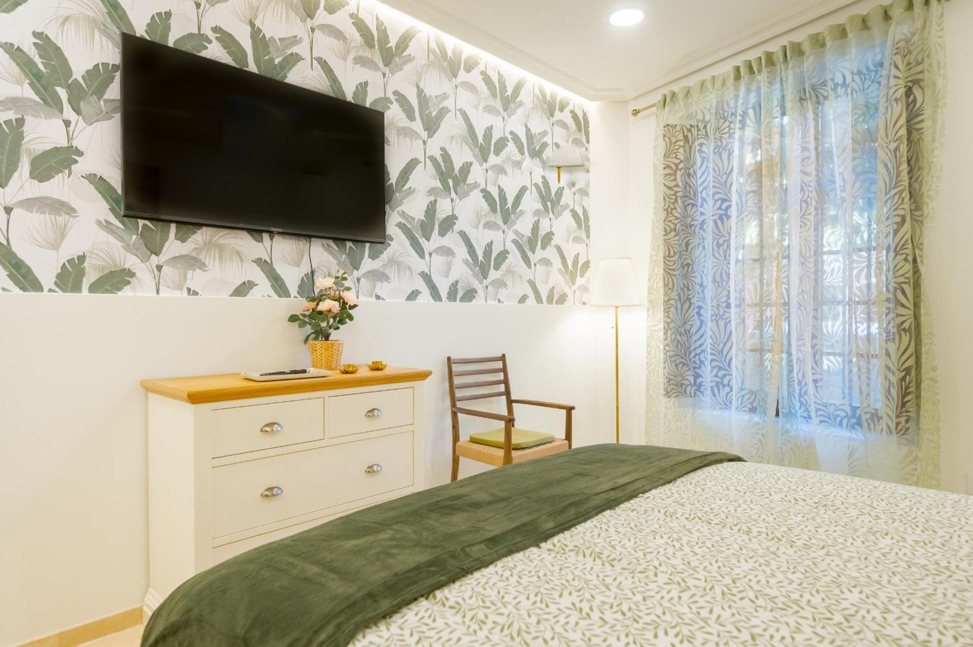 Fantastico 2H+1B Plaza Del Museo Apartment Севиля Екстериор снимка